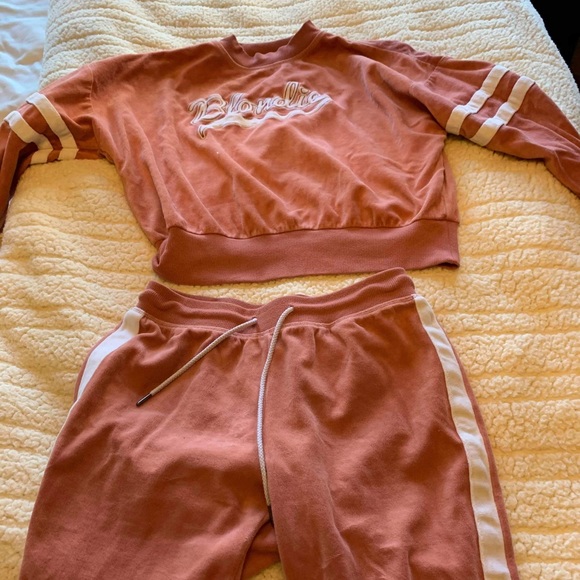 Pajamas set - Picture 2 of 2